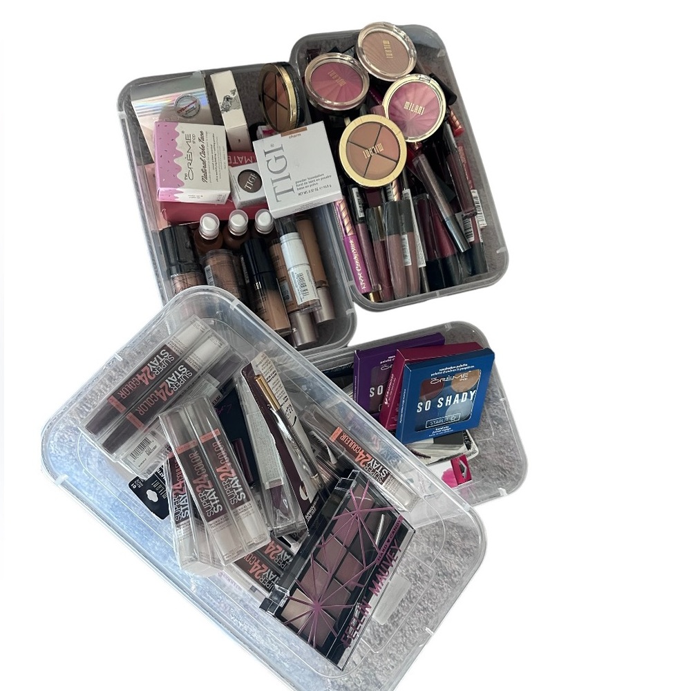 BULK  Mixed Makeup Cosmetics Covergirl Revlon Loreal Maybelline & More NEW